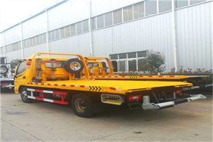 怀来附近拖车救援搭电